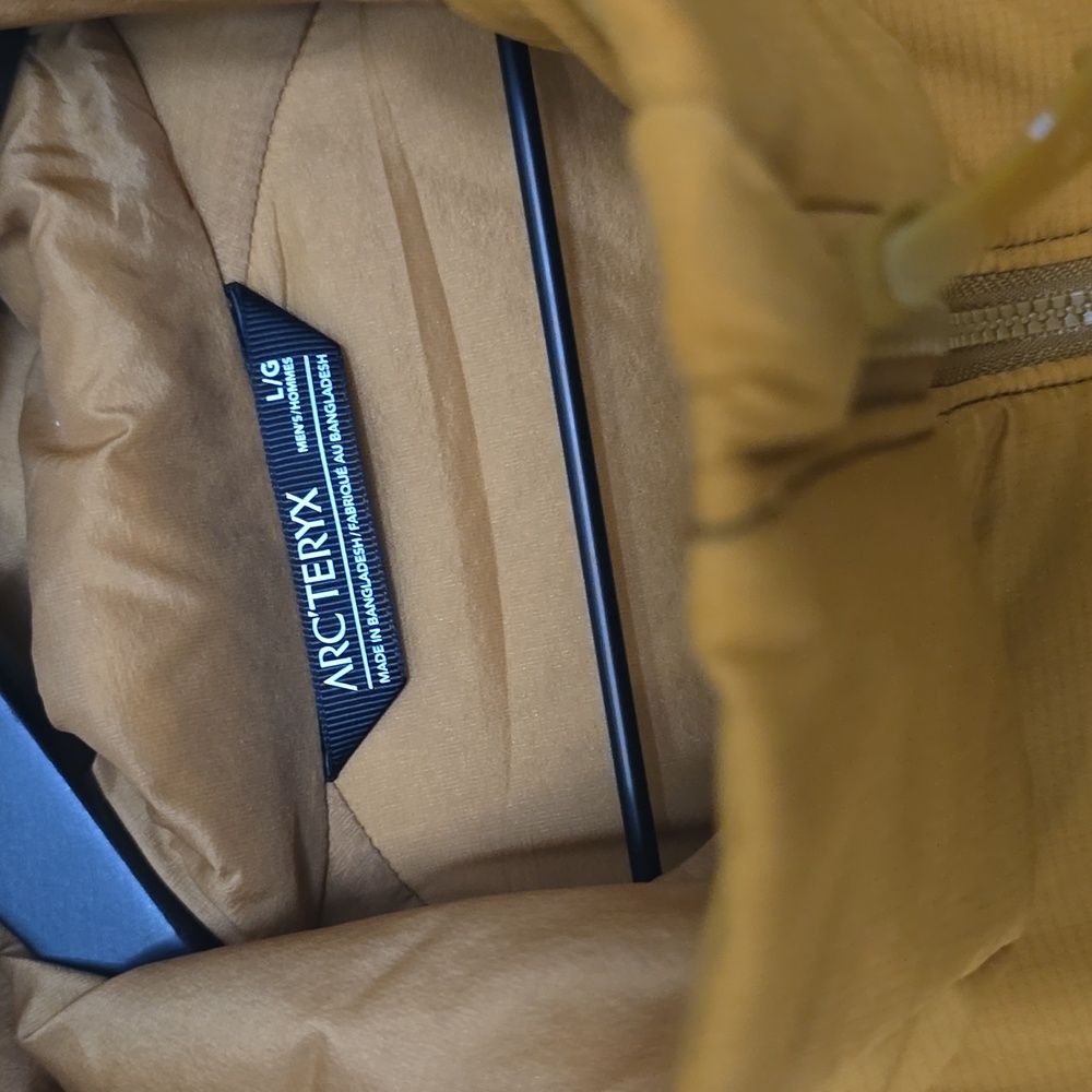 Arc'teryx Men's Atom Hooded Jacket In Yukon - Picture 11 of 15